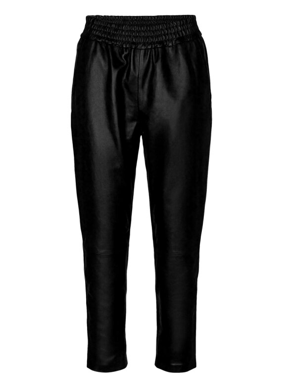A'POKE - Shiloh Crop Leather Pant Black - Shop bukser
