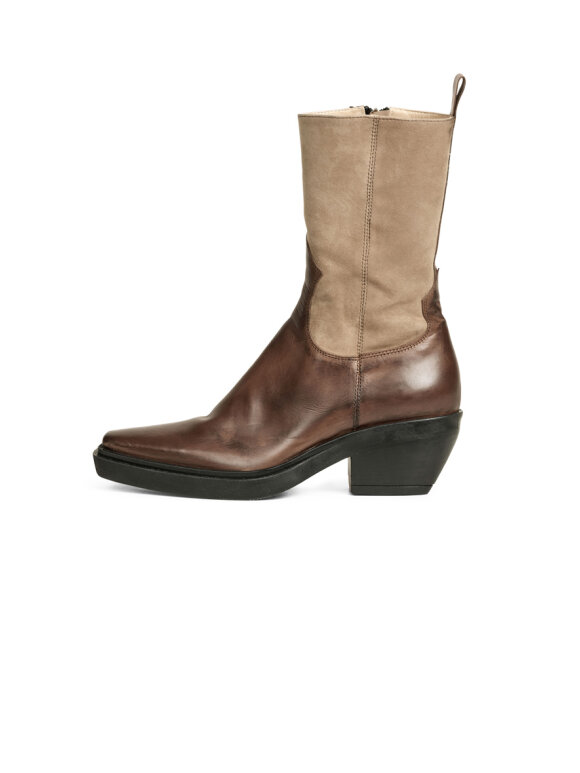 APair - Western 2 Leathers Boots