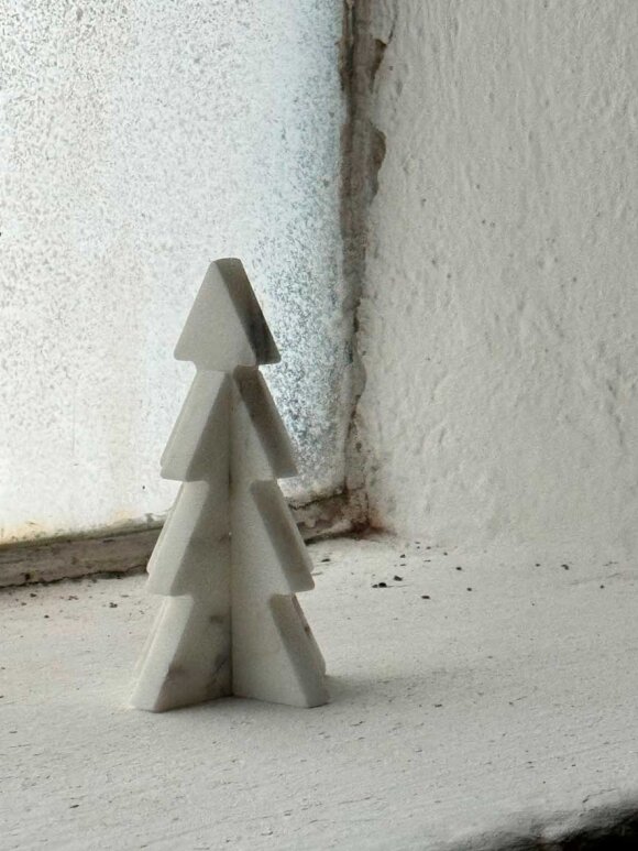 Mangus - Marble Christmas Tree